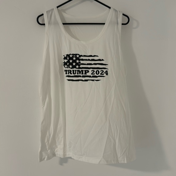 Patriotic Tank top whit Trump 2024 size 2 XL and XL and large women’s - Picture 1 of 3